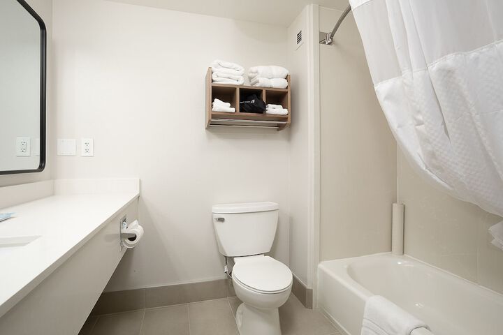 Room 14 of 37