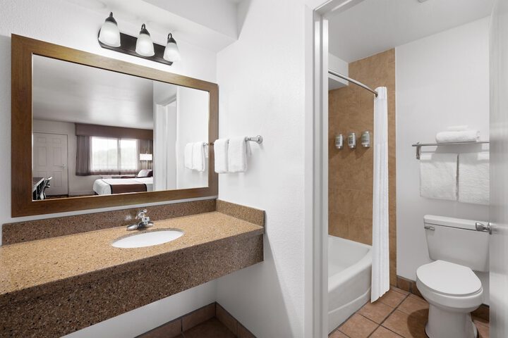 Best Western Discovery Inn