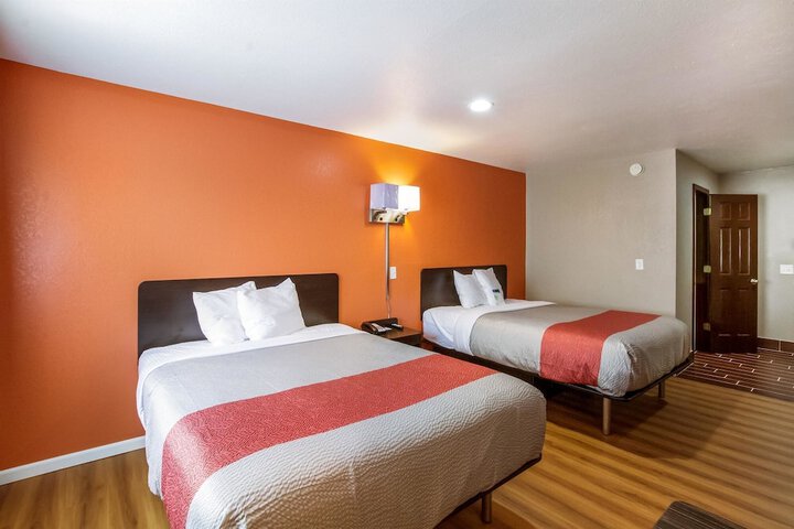 Motel 6 Rossford OH