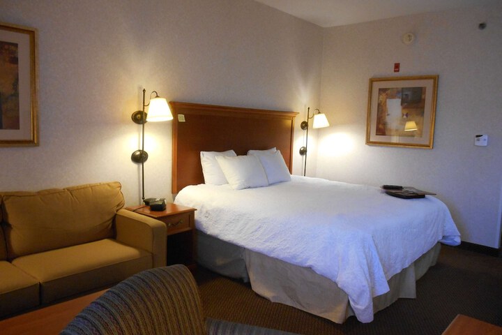 Room 16 of 46