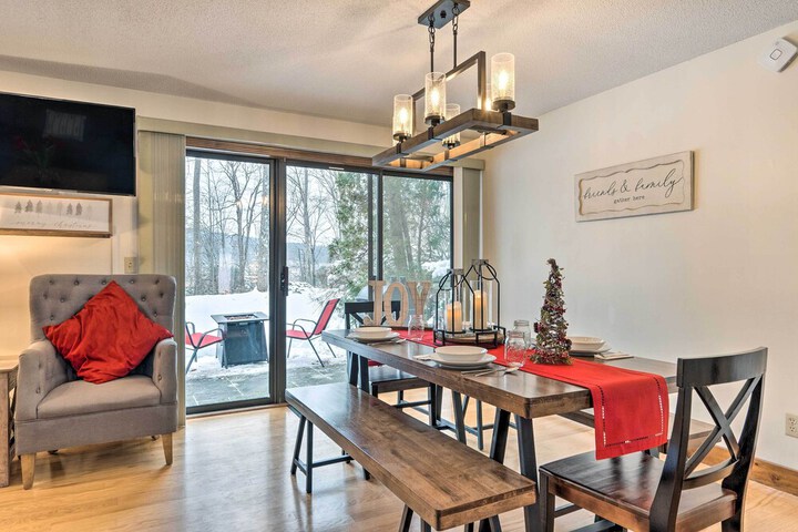 Hartford Escape w / Fire Pit 3 Mi to Ski & Golf!