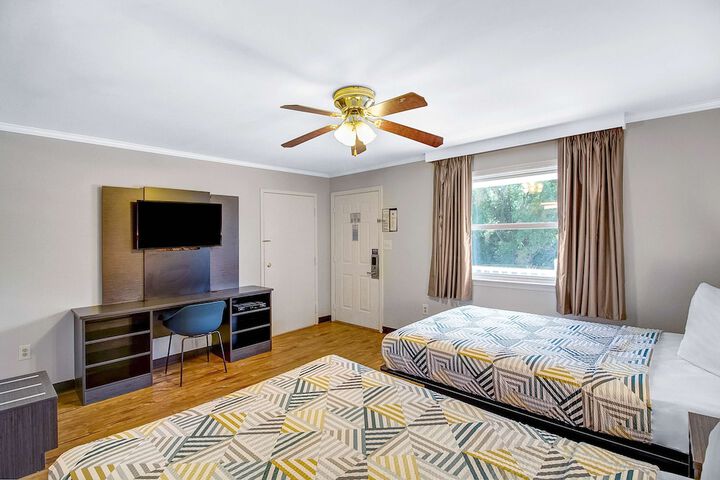 Room 18 of 36