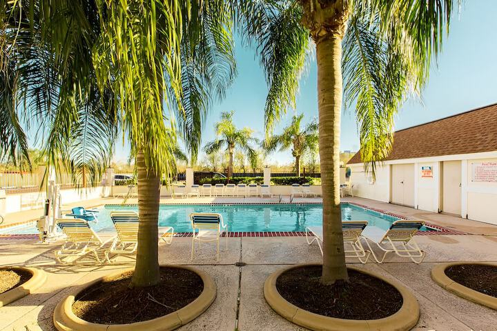Pool 10 of 74