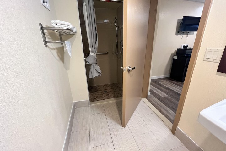 Room 53 of 71