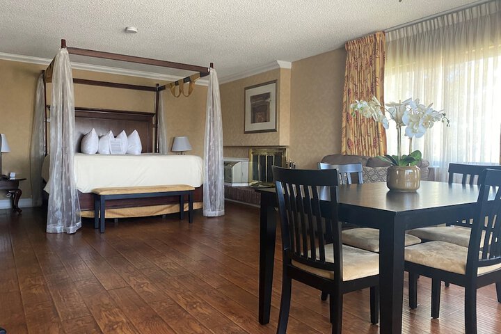 Room 35 of 81