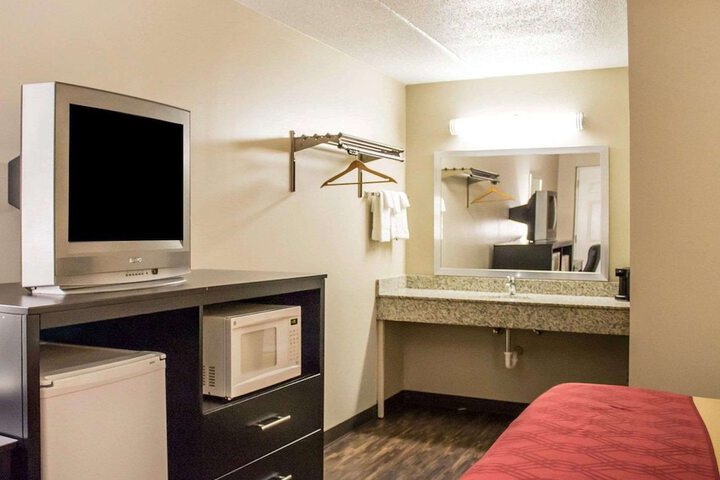 Room 17 of 30