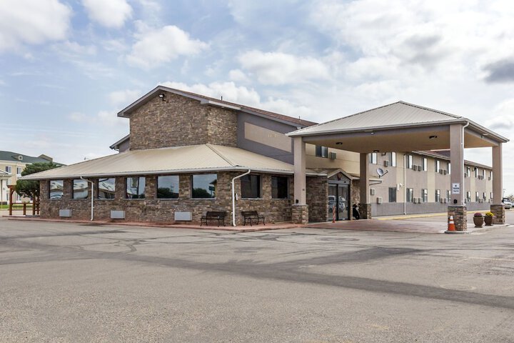 Hotel 3 of 27