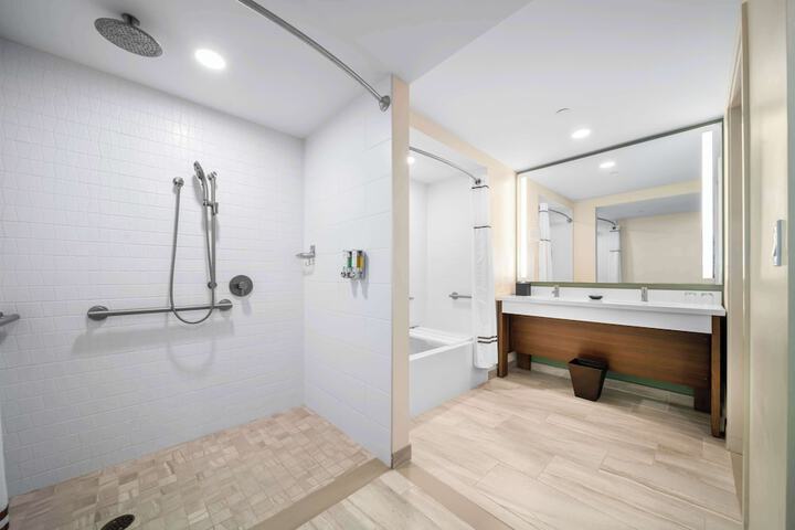 Room 43 of 188