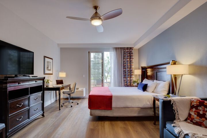 Ayres Suites Mission Viejo – Lake Forest
