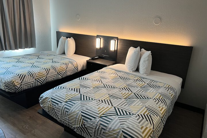Room 17 of 34