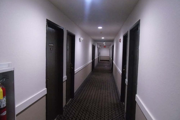 Ballroom/Hall 34 of 34