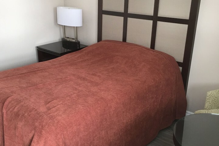 Room 13 of 21