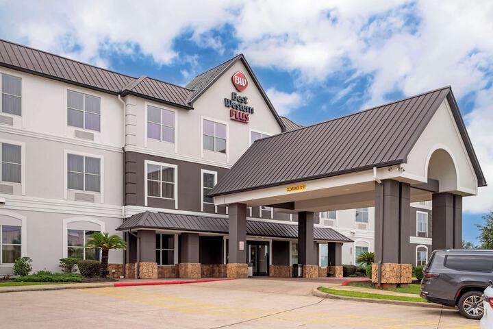 Hotel 2 of 32