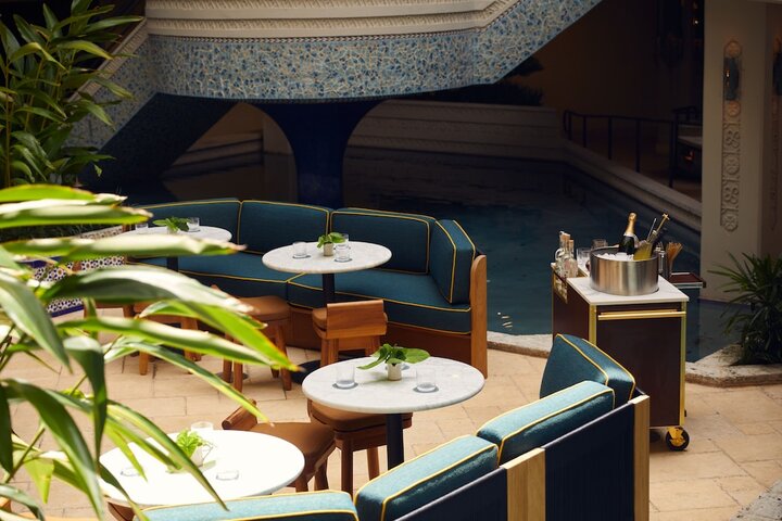 Lounge 95 of 130