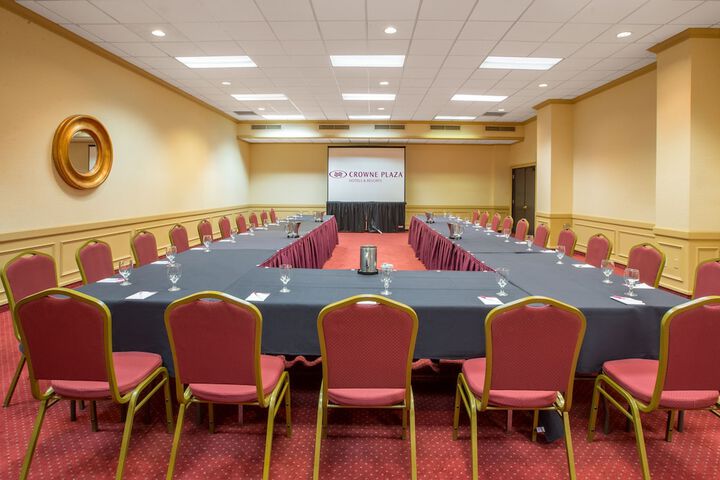 Crowne Plaza Cleveland Airport by IHG