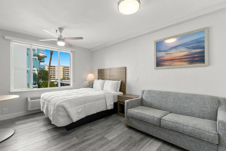 Room 43 of 82