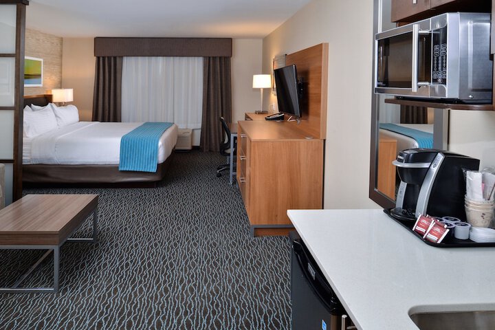 Room 33 of 61
