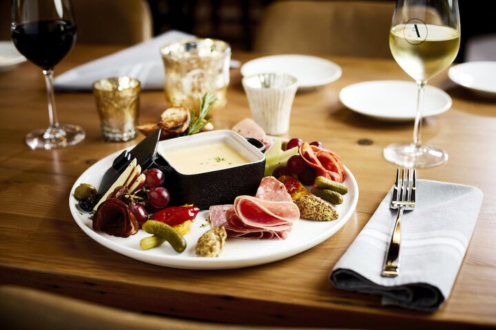 Dining 57 of 77
