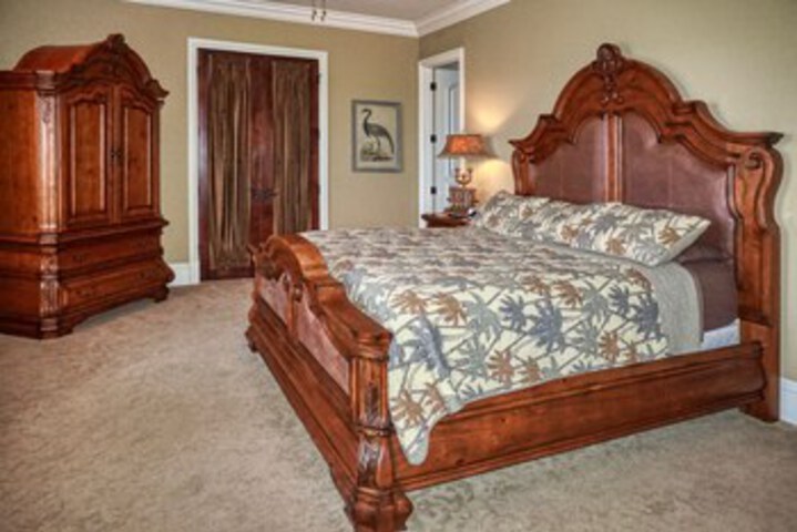 Tierra Verde St. Petersburg Waterfront Estate by Techtravel