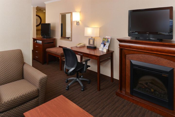 Best Western Plus Landmark Inn