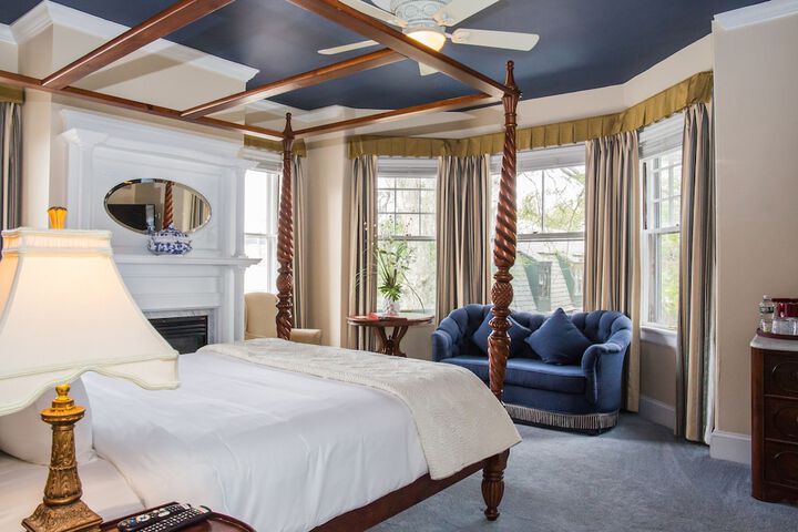 Room 28 of 169