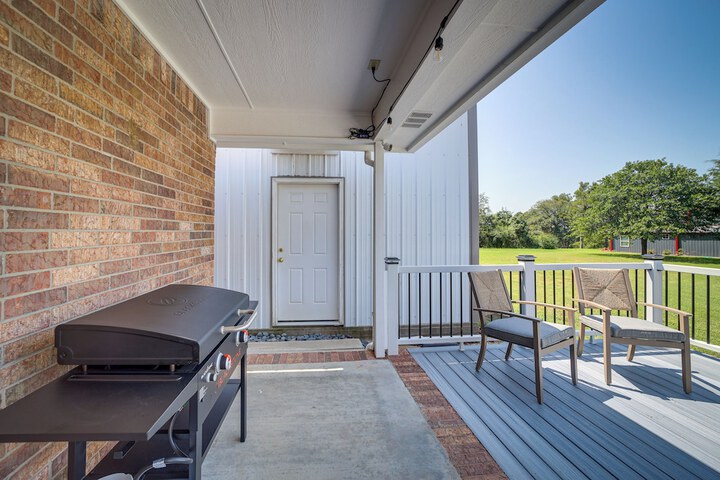Eufaula Oasis w / Screened Porch: Unwind in Style!