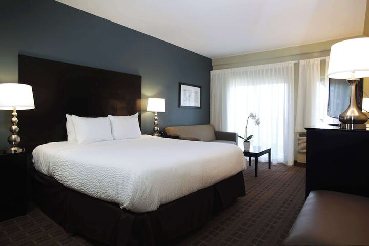 Room 17 of 27