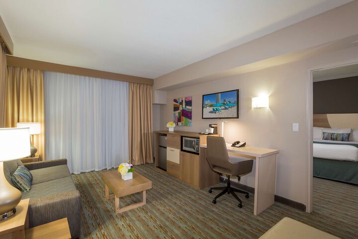 Room 25 of 38