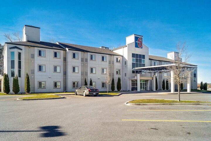 Hotel 3 of 27