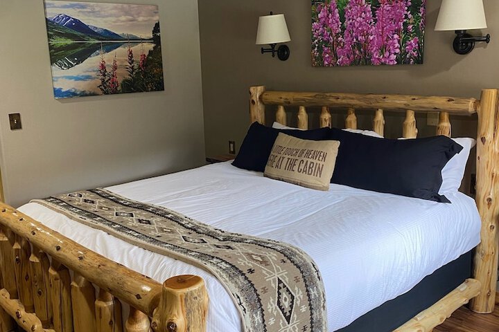 Summit Lake Lodge