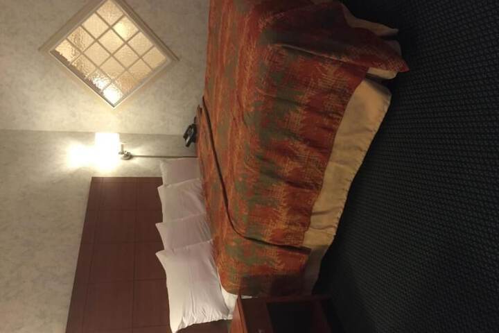 Room 53 of 66