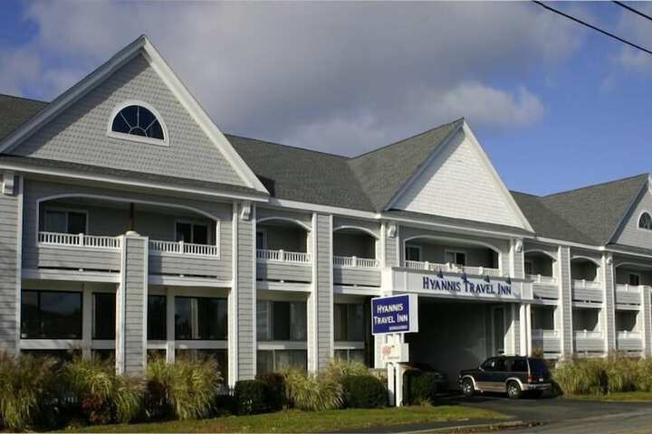Hyannis Travel Inn