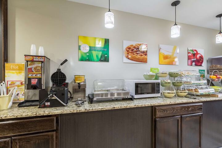 Quality Inn & Suites North Lima - Boardman