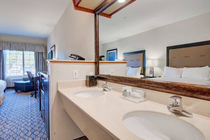 Holiday Inn West Yellowstone by IHG.