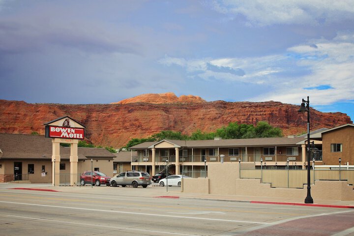 Hotel 11 of 100