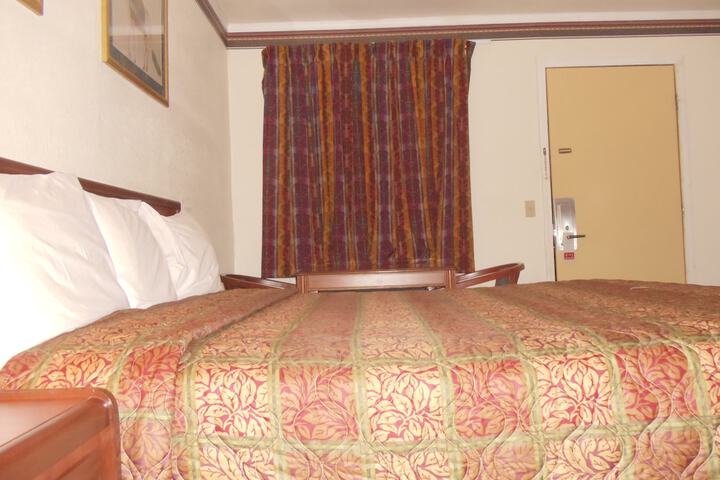 Antlers Budget Inn