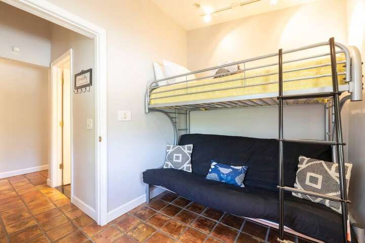 Modern Farm Home 2hr NYC BOS Peaceful Wifi