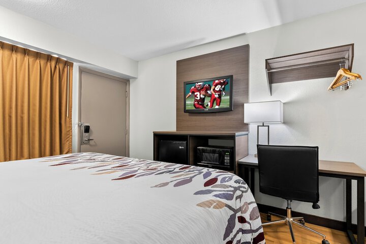 Room 10 of 35