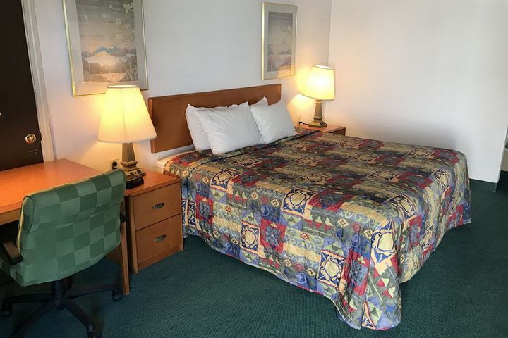 Room 11 of 24