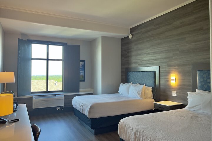 Room 141 of 174