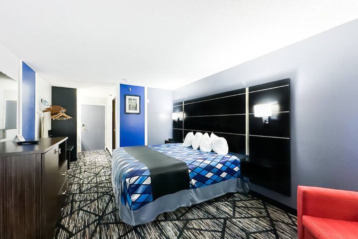 Room 26 of 35