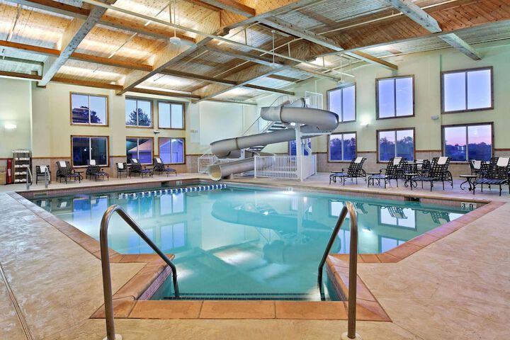 Country Inn & Suites by Radisson Galena, IL