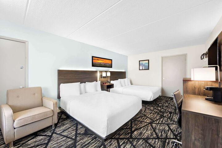 Room 32 of 40