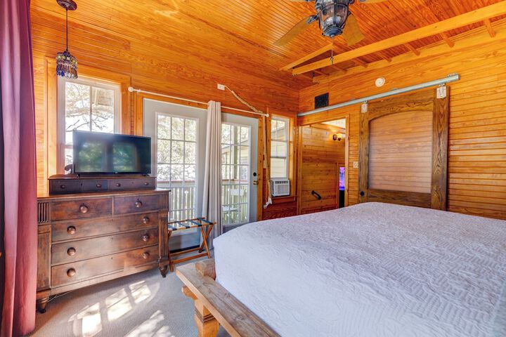 Beachside Boutique Inn – Folly Beach Rooms & Private Cottages