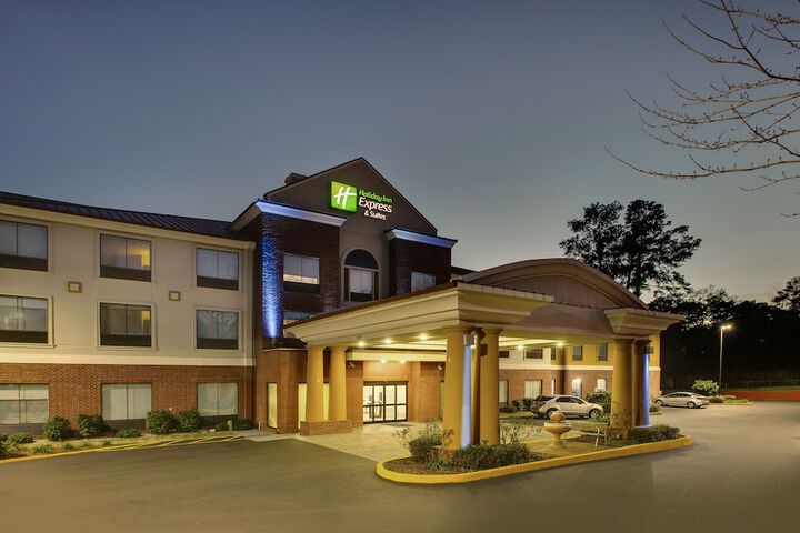 Holiday Inn Express & Suites Laurel by IHG