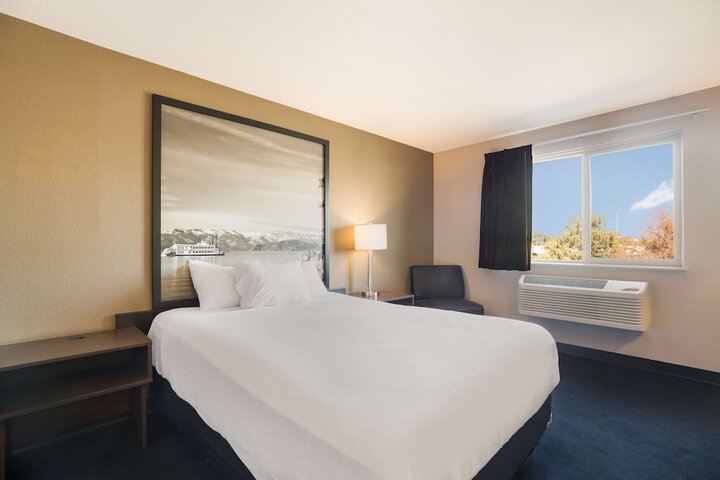 Room 20 of 38