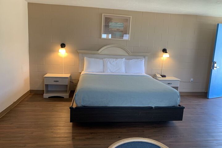 Room 48 of 73