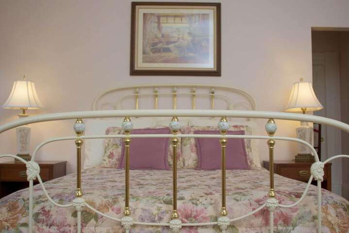 Lookaway Inn