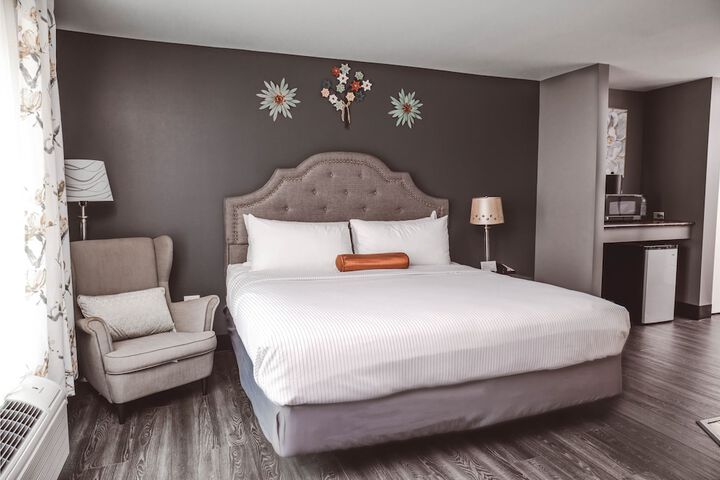Room 36 of 80