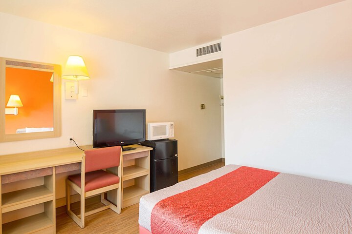 Motel 6 Laramie WY